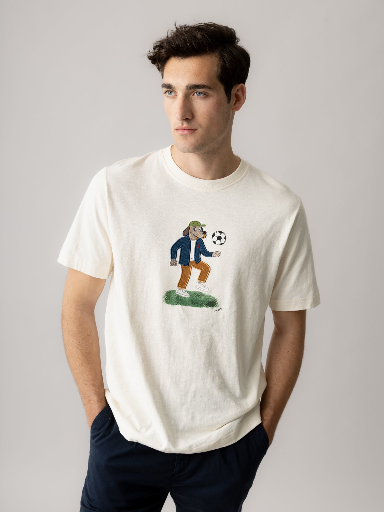 Modelshot / White / Detail
